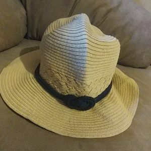 G.H. Bass & Co. Beach Hat